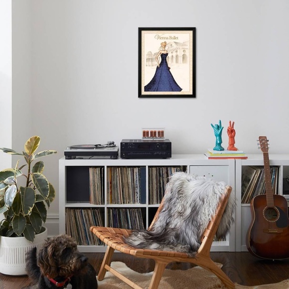 Meet your Posher, Lauren - Picture 3 of 3